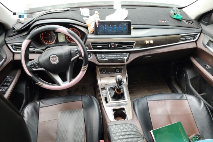 Used Hanteng X5 2019 MAX 1.5T Manual Smart Edition 7-Seater Center Console
