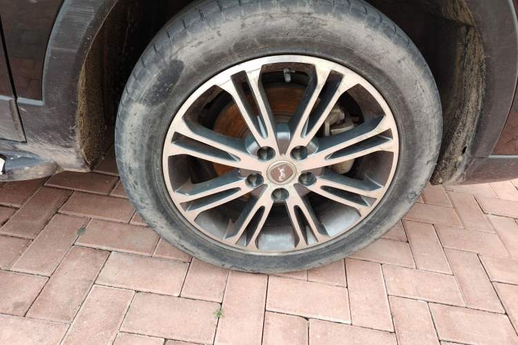 Used Hanteng X5 2019 MAX 1.5T Manual Smart Edition 7-Seater Right Front Wheel Hub