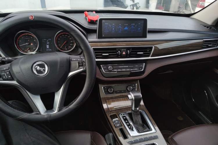 Used Hanteng X5 2019 MAX 1.5T CVT Luxury 7-Seater Audio And AC Panel