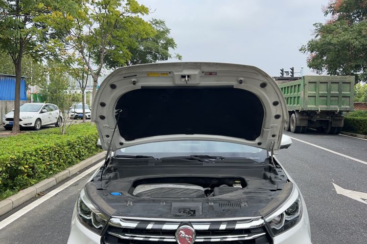 Used Hanteng X5 2019 MAX 1.5T CVT ZhiZun Model 7 Seats Engine Bay