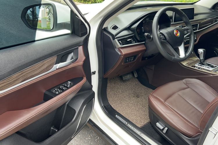 Used Hanteng X5 2019 MAX 1.5T CVT ZhiZun Model 7 Seats Interior 2