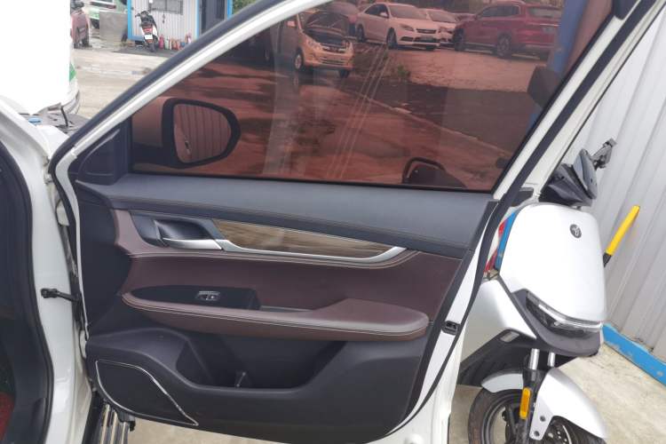 Used Hanteng X5 2019 MAX 1.5T CVT Luxury 7-Seater Interior 5