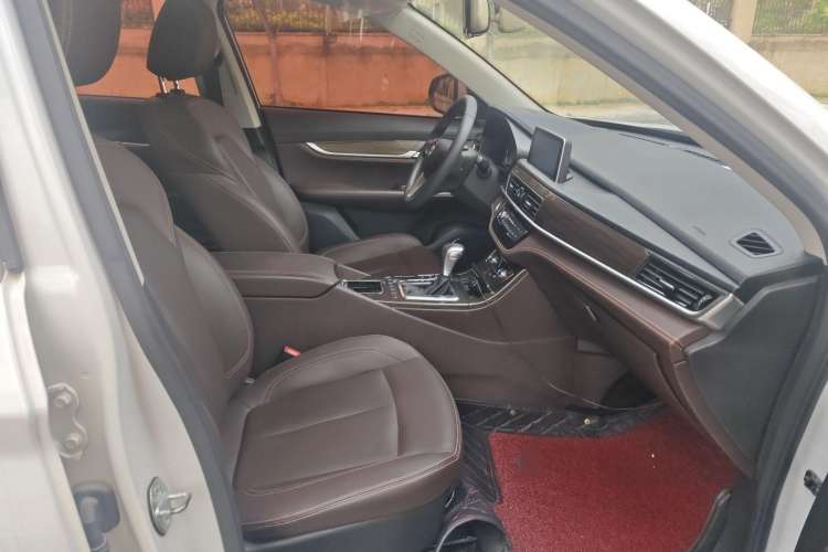 Used Hanteng X5 2019 MAX 1.5T CVT Luxury 7-Seater Right Front Seat