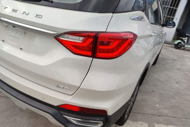 Used Hanteng X5 2019 MAX 1.5T CVT Luxury 7-Seater Right Rear Taillight