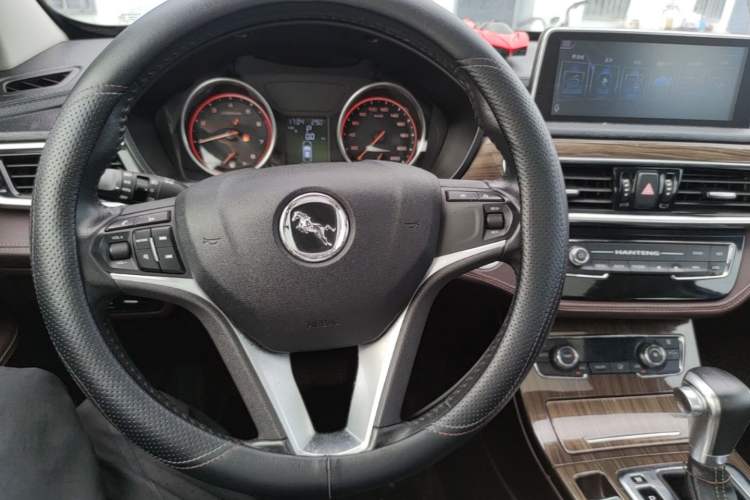Used Hanteng X5 2019 MAX 1.5T CVT Luxury 7-Seater Steering Wheel