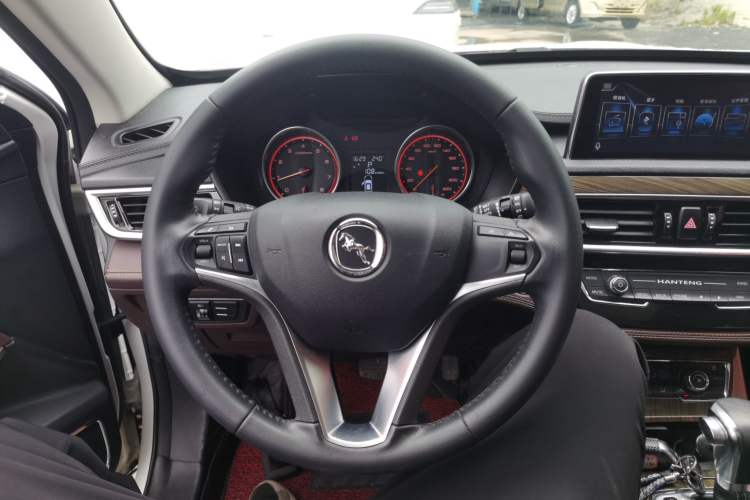 Used Hanteng X5 2019 MAX 1.5T CVT Luxury 7-Seater Steering Wheel