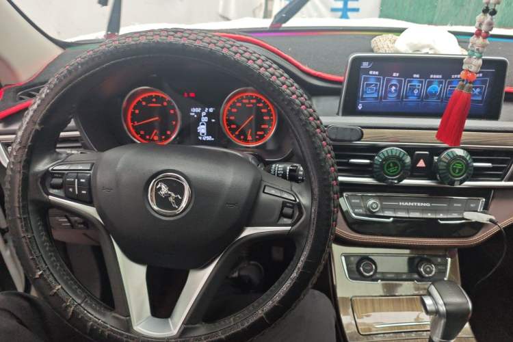 Used Hanteng X5 2020 1.5T Automatic Luxury Model 5 Seats Audio And AC Panel