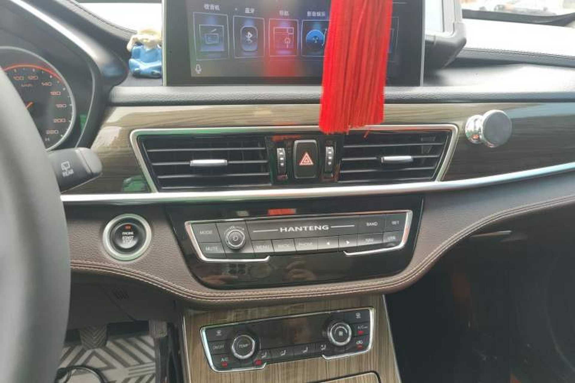 Used Hanteng X5 2020 1.5T Manual Smart Edition 5 Seats Audio And AC Panel