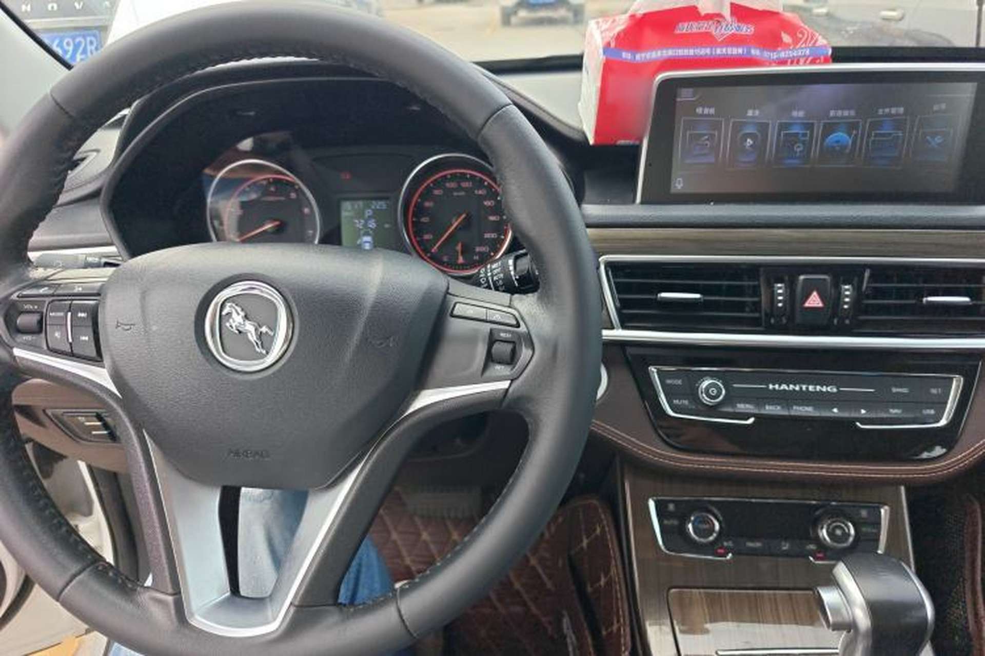 Used Hanteng X5 2020 1.5T Automatic Luxury Model 5 Seats Center Console