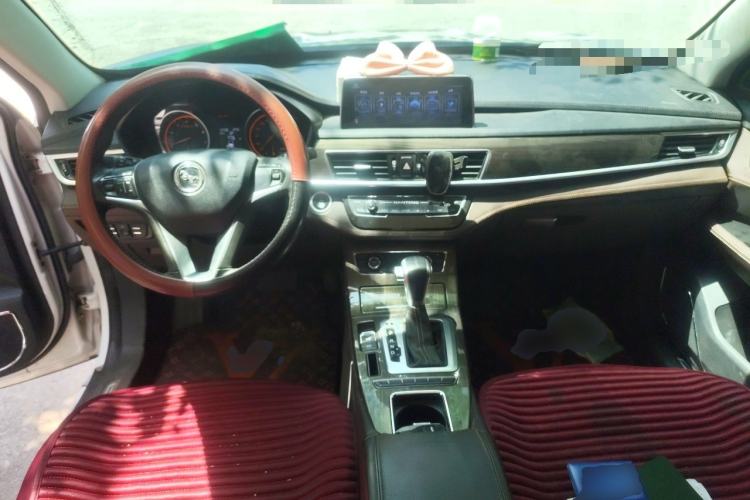 Used Hanteng X5 2020 1.5T Automatic Luxury Model 5 Seats Center Console