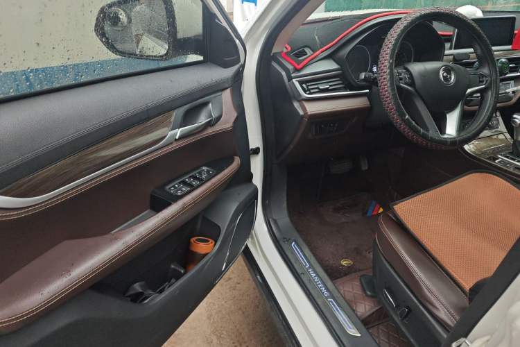 Used Hanteng X5 2020 1.5T Automatic Luxury Model 5 Seats Driver Seat