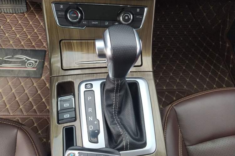 Used Hanteng X5 2020 1.5T Automatic Luxury Model 5 Seats Gear Lever