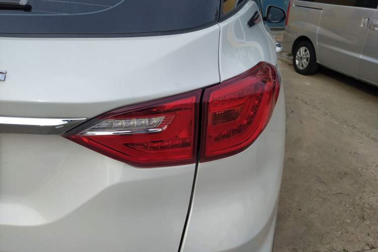 Used Hanteng X5 2020 1.5T Automatic Luxury Model 5 Seats Right Rear Taillight