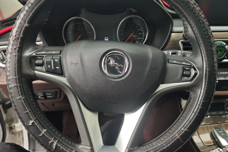 Used Hanteng X5 2020 1.5T Automatic Luxury Model 5 Seats Steering Wheel