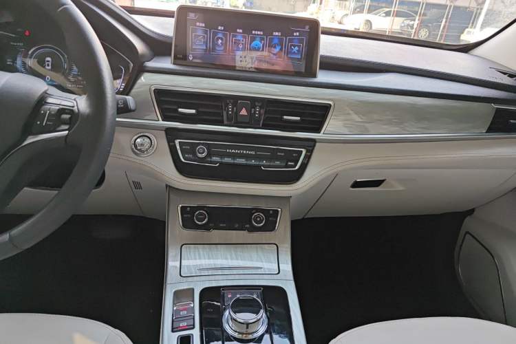 Used Hanteng X5 New Energy 2019 Luxury Edition Audio And AC Panel