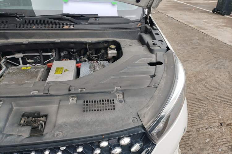Used Hanteng X5 New Energy 2019 Flagship Edition Engine Bay Left