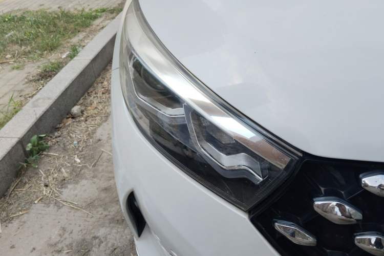 Used Hanteng X5 New Energy 2019 Flagship Edition Right Front Headlight