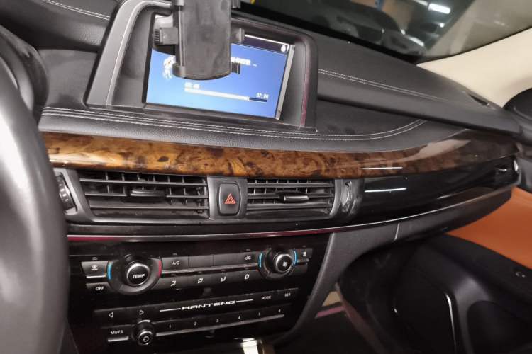 Used Hanteng X7 2016 1.5T Manual Comfort Model Audio And AC Panel