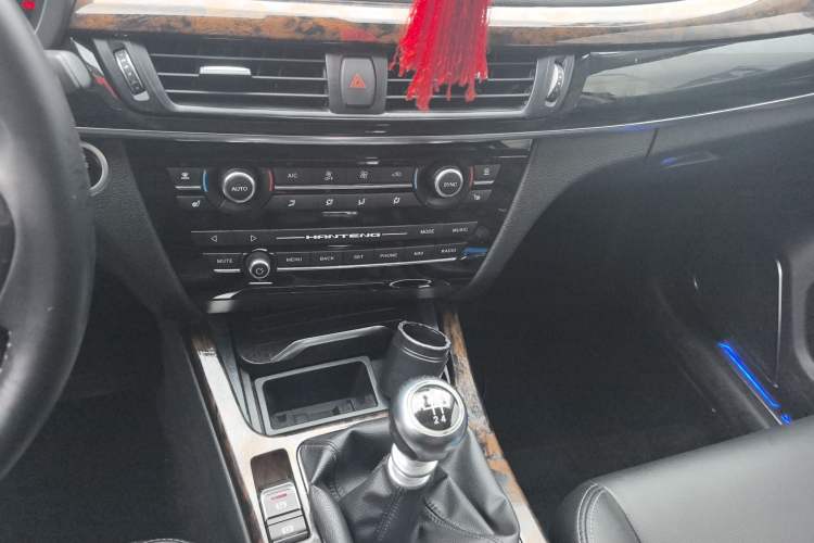Used Hanteng X7 2016 1.5T Manual Luxury Edition Audio And AC Panel