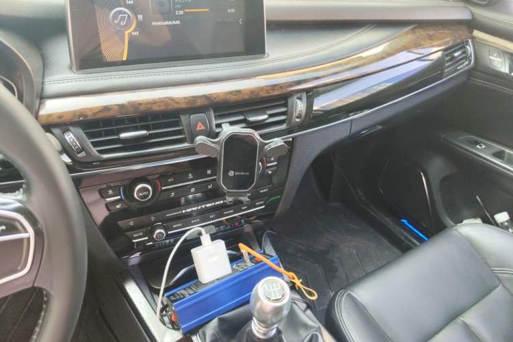 Used Hanteng X7 2016 1.5T Manual Luxury Edition Audio And AC Panel