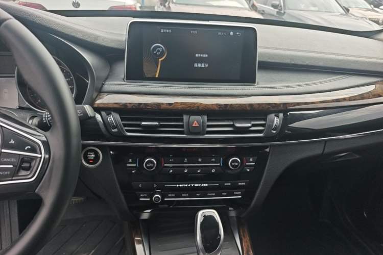 Used Hanteng X7 2016 2.0T DCT Luxury Edition Audio And AC Panel