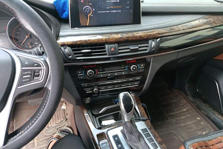 Used Hanteng X7 2016 2.0T DCT Luxury Version Audio And AC Panel