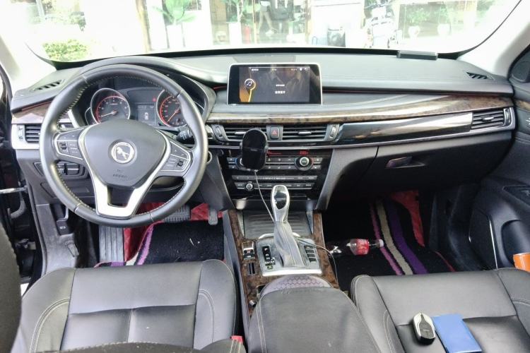 Used Hanteng X7 2016 2.0T DCT Luxury Edition Center Console