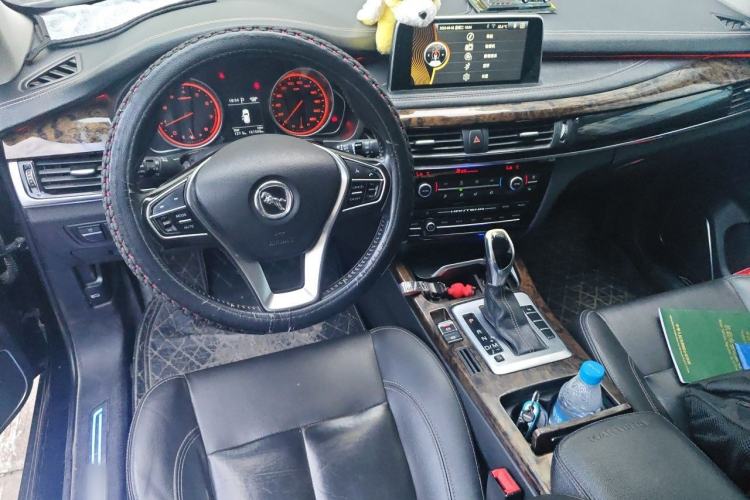 Used Hanteng X7 2016 2.0T DCT Luxury Edition Center Console