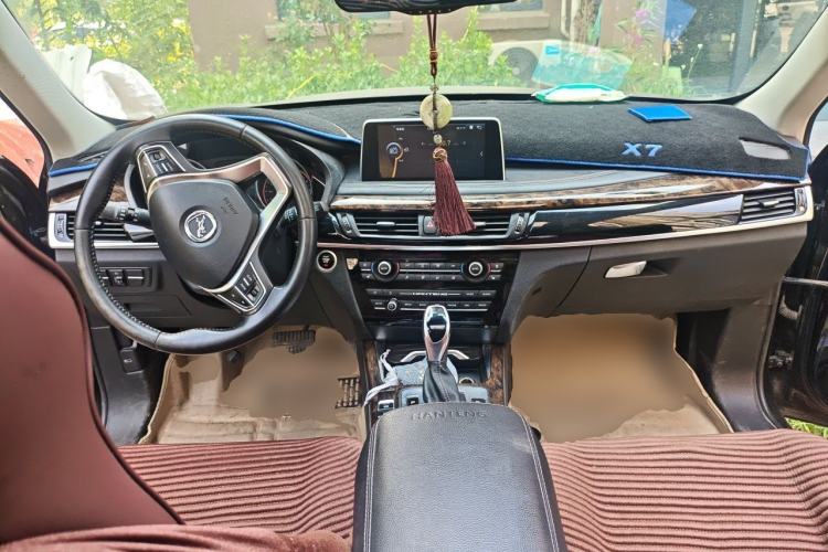 Used Hanteng X7 2016 2.0T DCT Luxury Edition Center Console