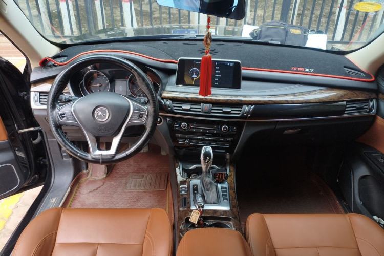 Used Hanteng X7 2016 2.0T DCT Luxury Version Center Console