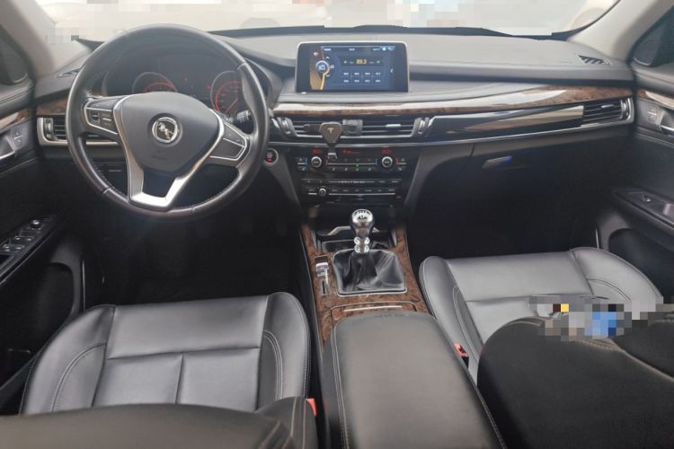 Used Hanteng X7 2016 1.5T Manual Luxury Edition Center Console