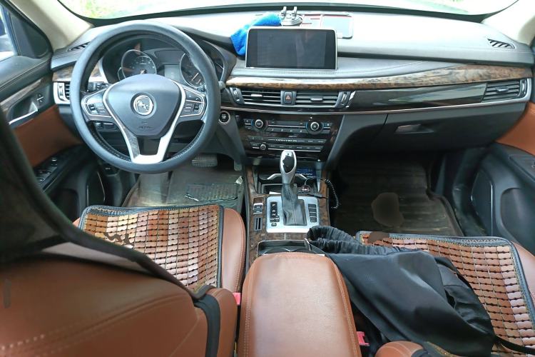 Used Hanteng X7 2016 2.0T DCT Luxury Version Center Console