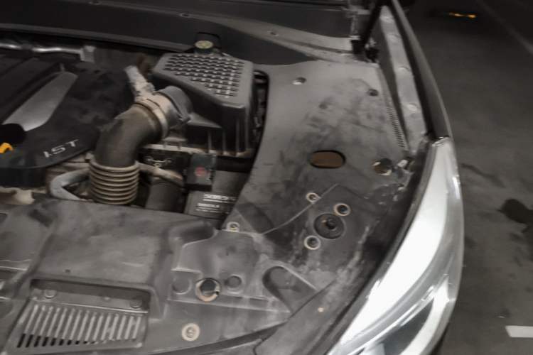 Used Hanteng X7 2016 1.5T Manual Comfort Model Engine Bay Left