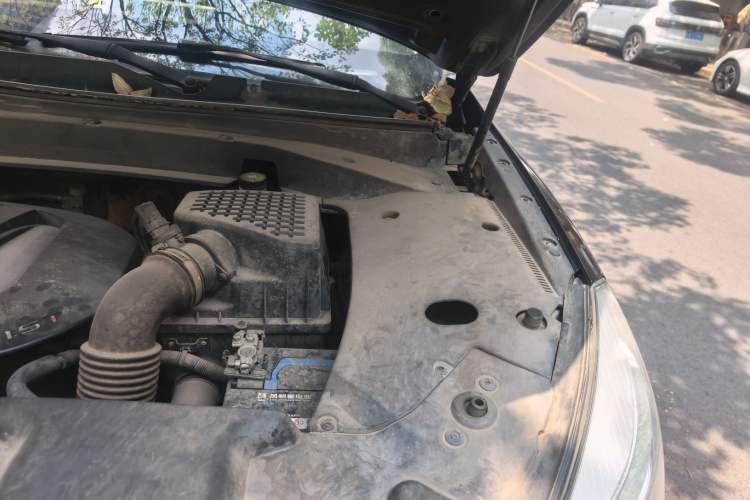 Used Hanteng X7 2016 1.5T Manual Luxury Edition Engine Bay Left