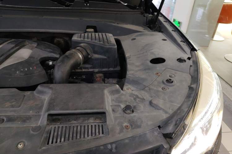 Used Hanteng X7 2016 2.0T DCT Luxury Edition Engine Bay Left