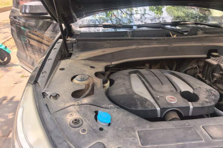 Used Hanteng X7 2016 1.5T Manual Luxury Edition Engine Bay Right