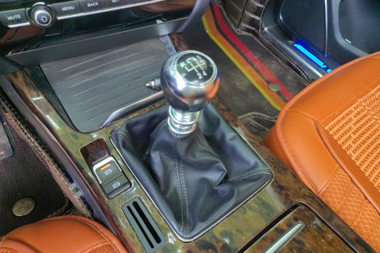 Used Hanteng X7 2016 1.5T Manual Luxury Edition Gear Lever
