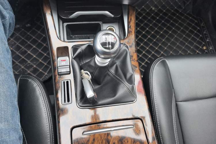 Used Hanteng X7 2016 1.5T Manual Luxury Edition Gear Lever