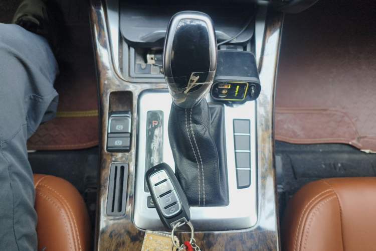 Used Hanteng X7 2016 2.0T DCT Luxury Version Gear Lever