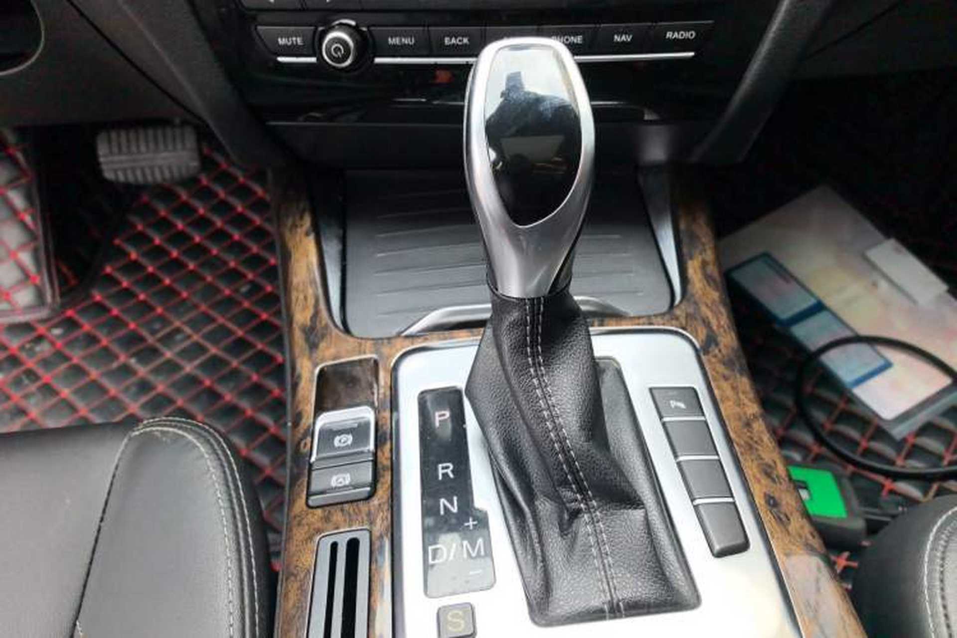 Used Hanteng X7 2016 2.0T DCT Luxury Edition Gear Lever