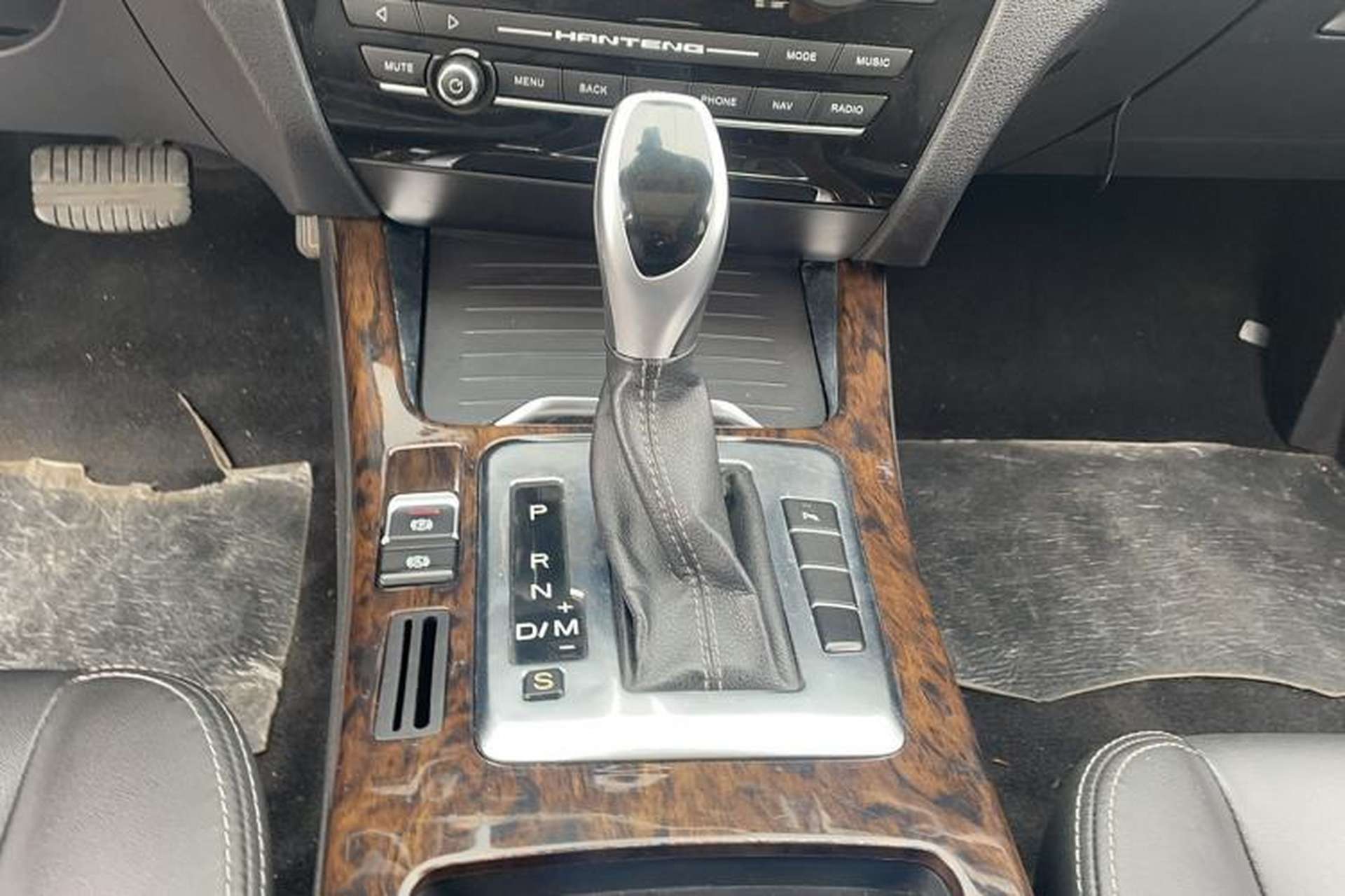 Used Hanteng X7 2016 2.0T DCT Luxury Edition Gear Lever
