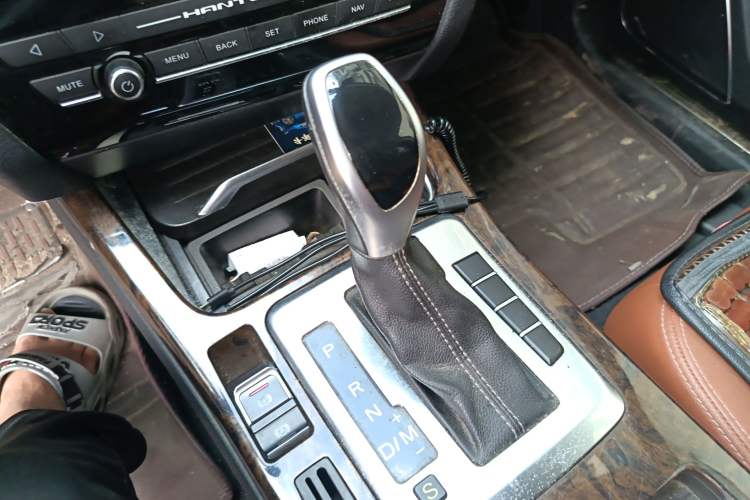 Used Hanteng X7 2016 2.0T DCT Luxury Version Gear Lever