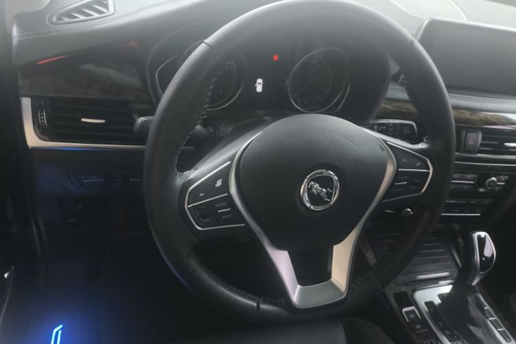 Used Hanteng X7 2016 2.0T DCT Luxury Edition Interior 2