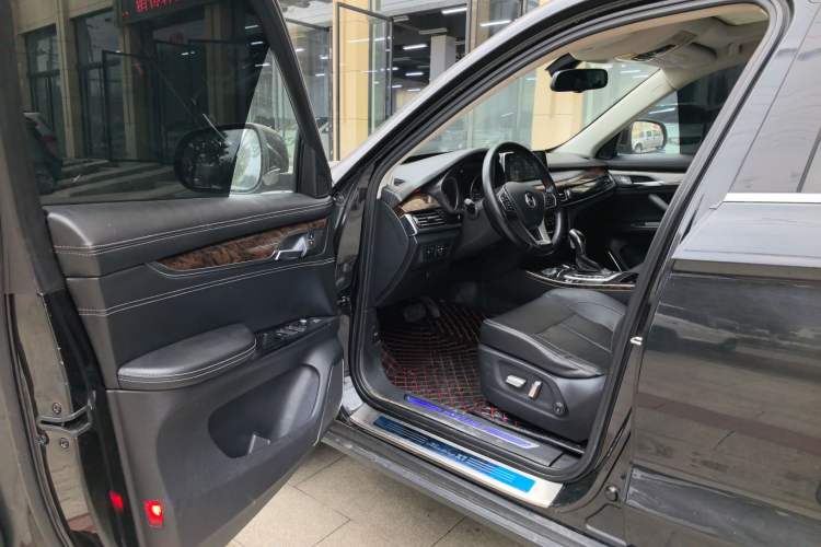 Used Hanteng X7 2016 2.0T DCT Luxury Edition Interior 3