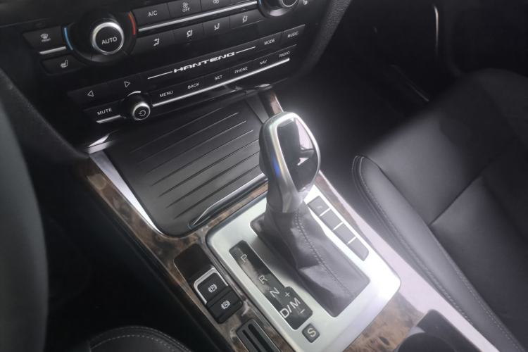 Used Hanteng X7 2016 2.0T DCT Luxury Edition Interior 4