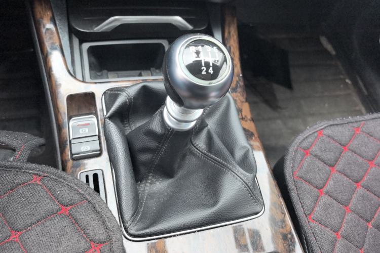 Used Hanteng X7 2016 1.5T Manual Luxury Edition Interior 4