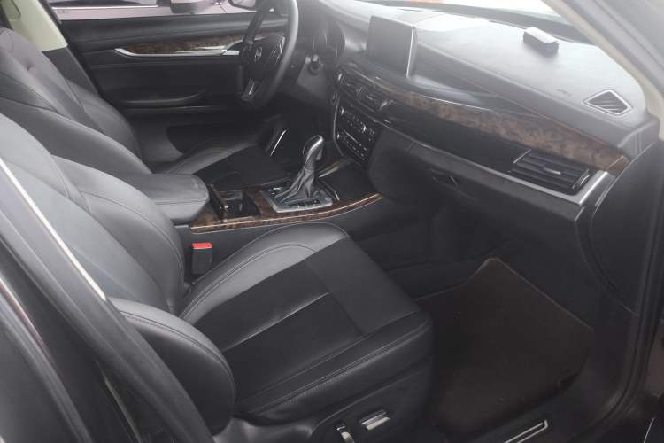 Used Hanteng X7 2016 2.0T DCT Luxury Edition Interior 7