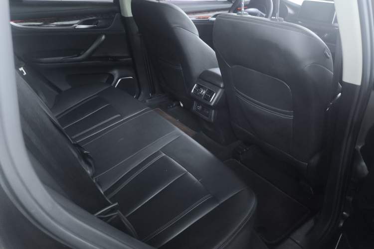 Used Hanteng X7 2016 2.0T DCT Luxury Edition Interior 8