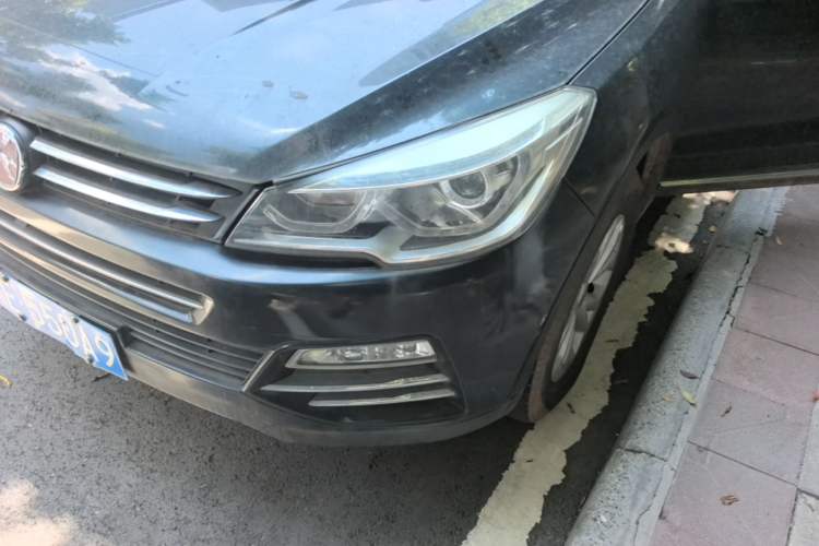 Used Hanteng X7 2016 1.5T Manual Luxury Edition Left Front Headlight