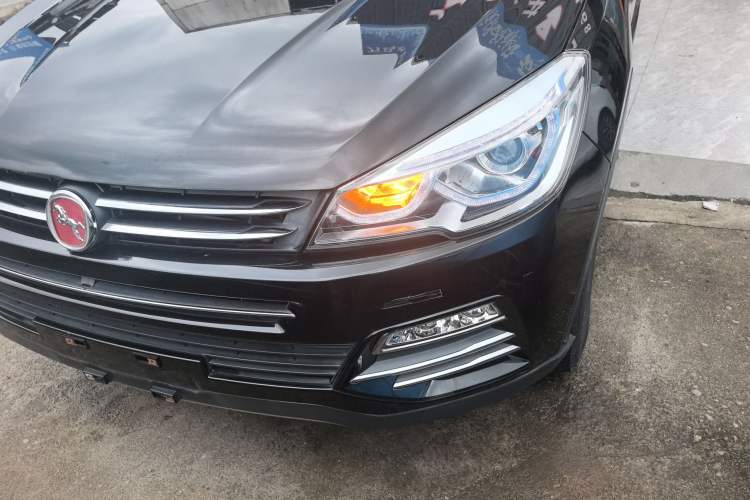 Used Hanteng X7 2016 1.5T Manual Luxury Edition Left Front Headlight